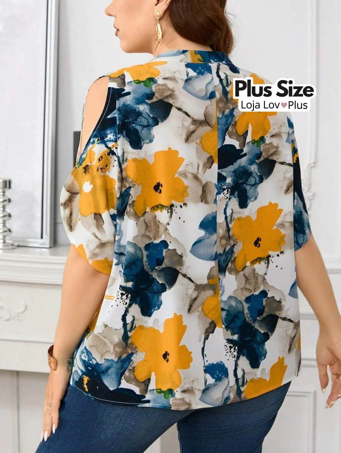 Blusa Plus Size Floral de Ombros Vazados Blusas Plus Size