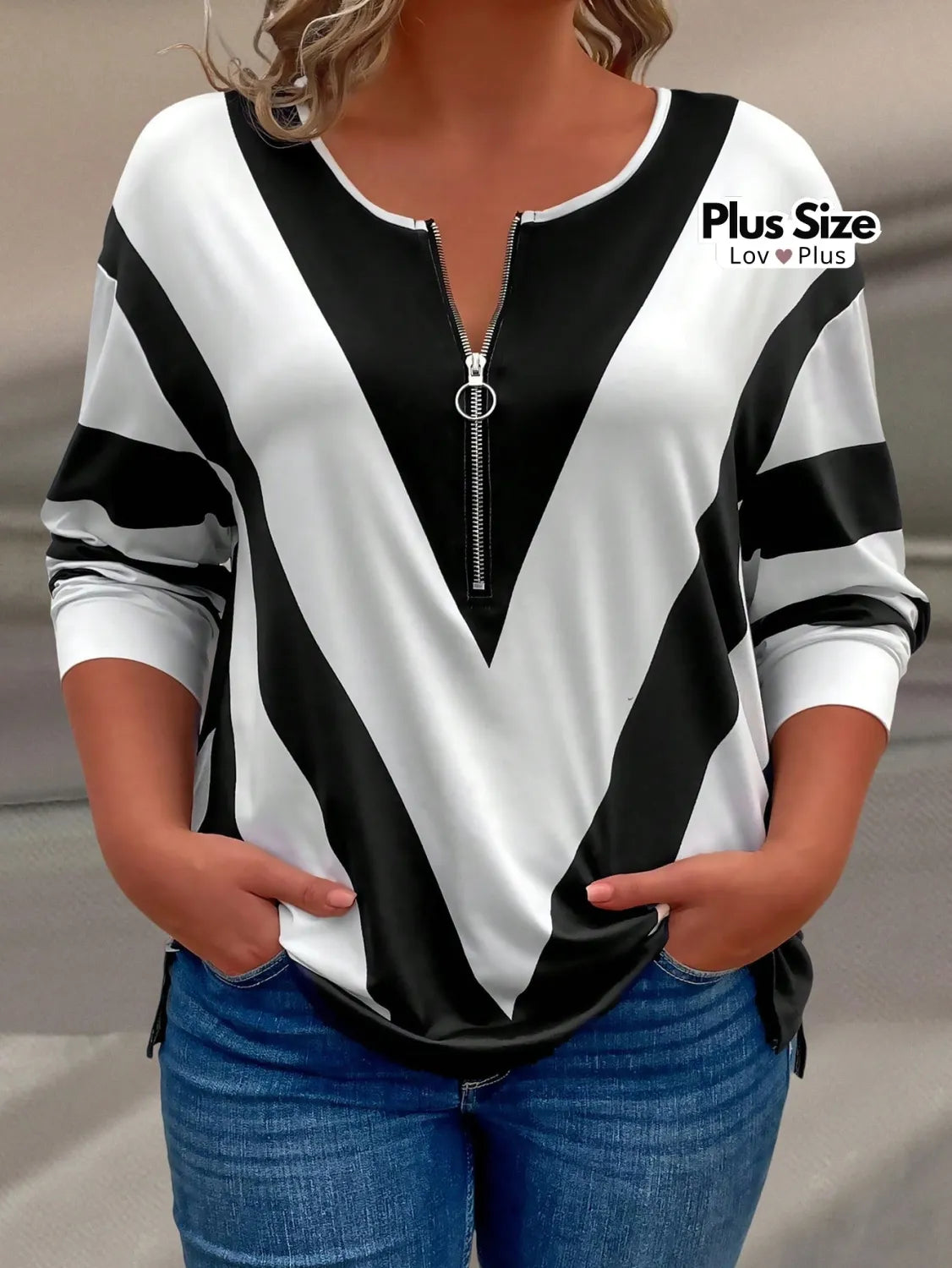 Blusa Preta e Branca com Zíper Plus Size Blusas Plus Size