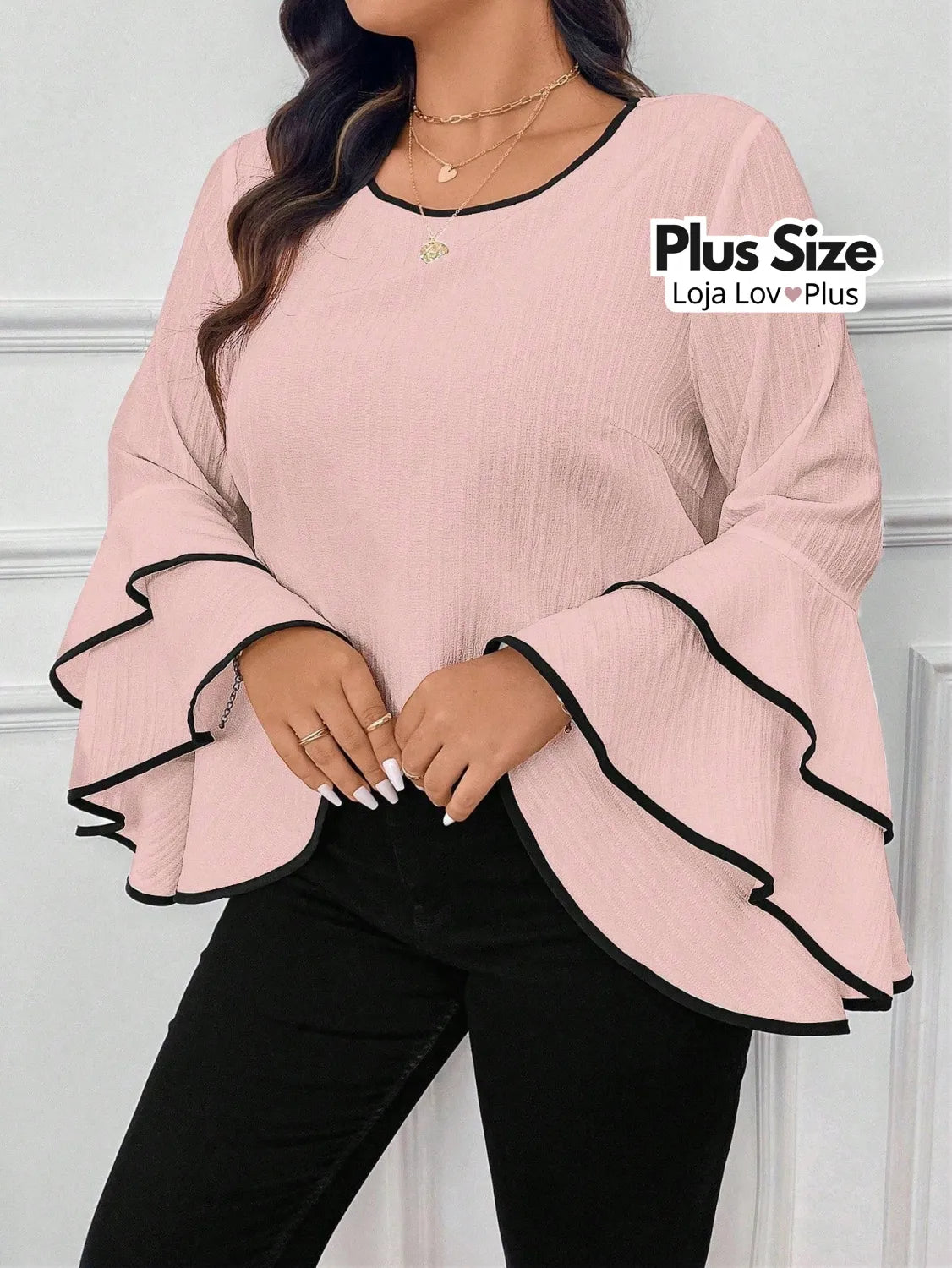 Blusa Sofisticada Plus Size com Manga Flare Dupla Blusas Plus Size
