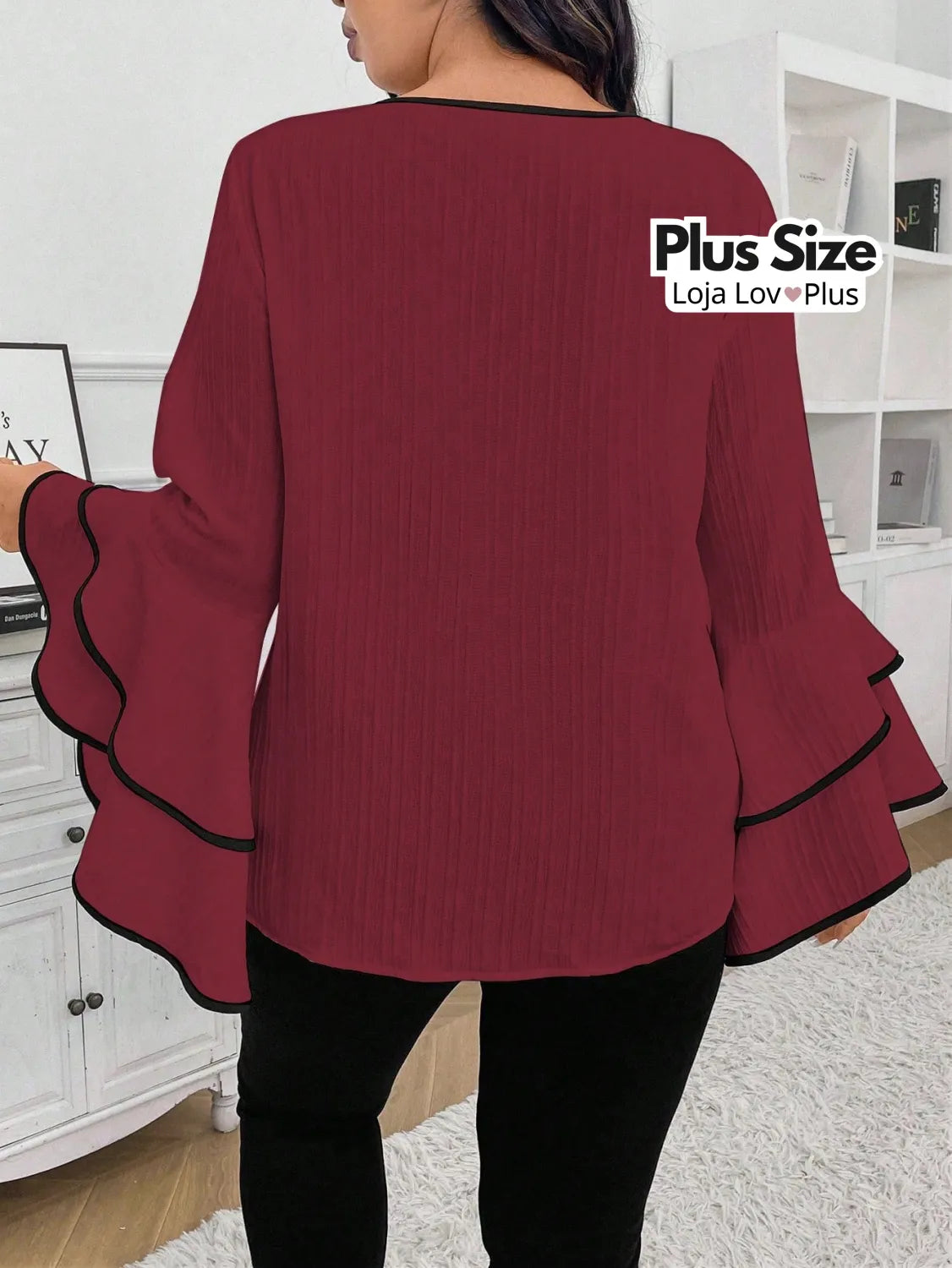 Blusa Sofisticada Plus Size com Manga Flare Dupla Blusas Plus Size