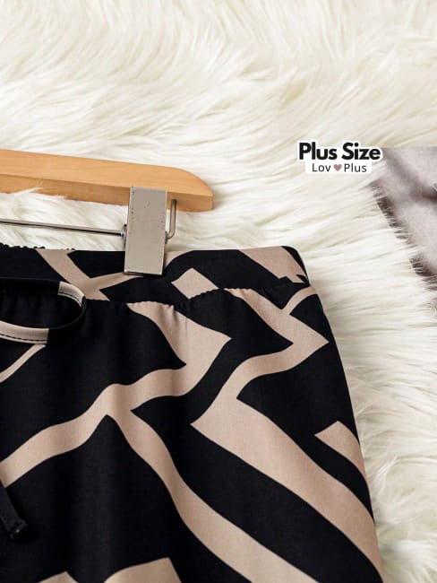 calca pantalona estampada, calça chique tamanho EGG, Calça feminina pantalona, calça feminina pantalona plus size, calça pantalona plus, Calças plus size, flexify, logo, pantalona, pantalona com cinto, pantalona plus size , LovPlus