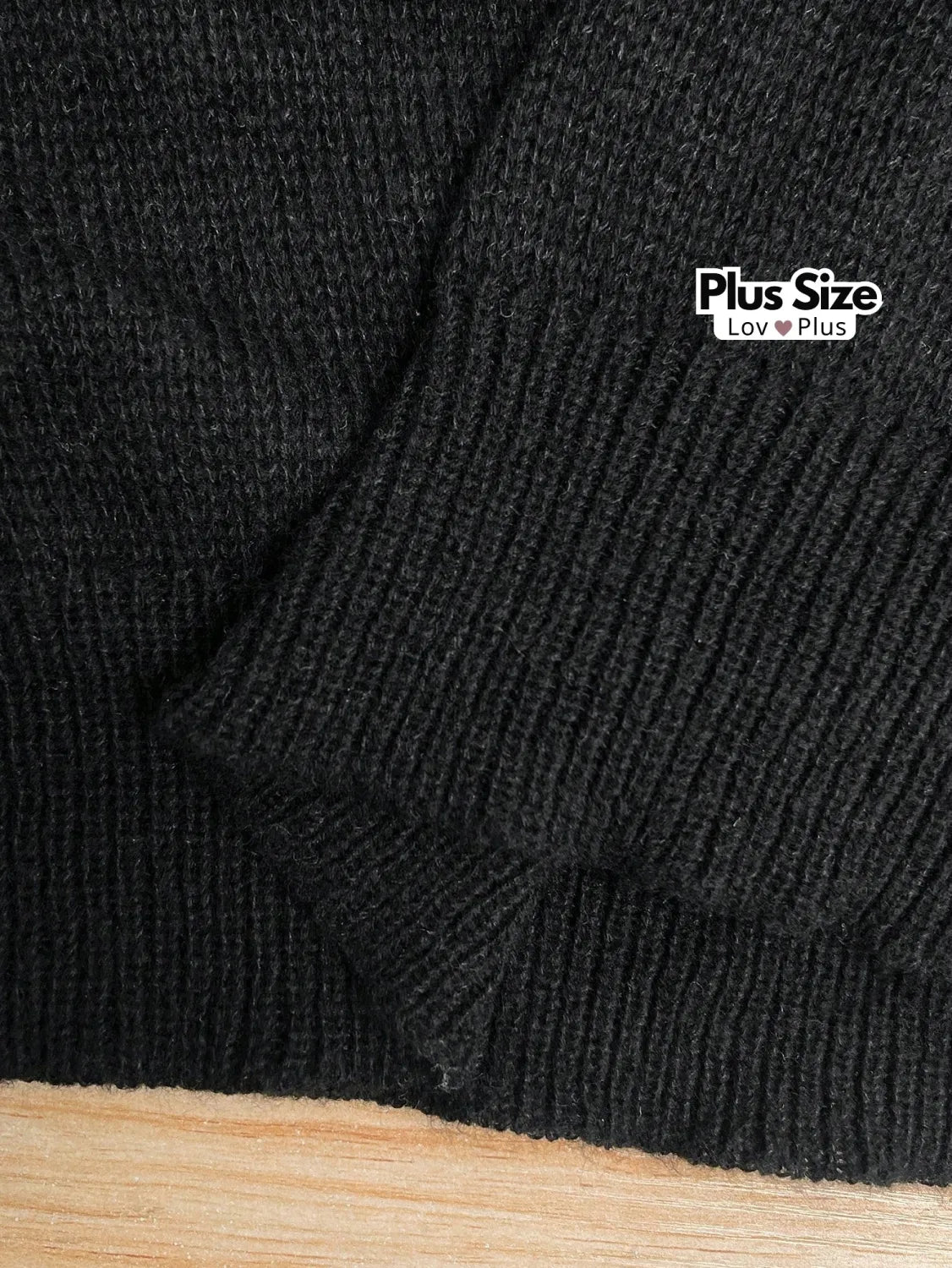 Cardigã Preto Plus Size Inspiração LV Blusas Plus Size
