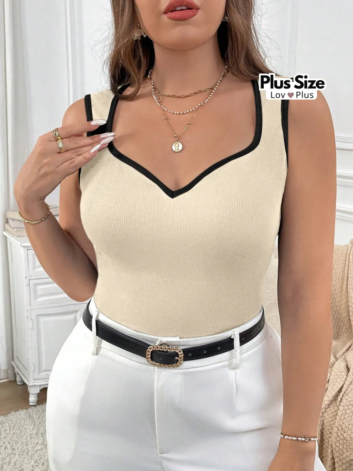 Kit com 2 Blusas Plus Size Decote Coração Compre 1 leve 2 Blusas Plus Size