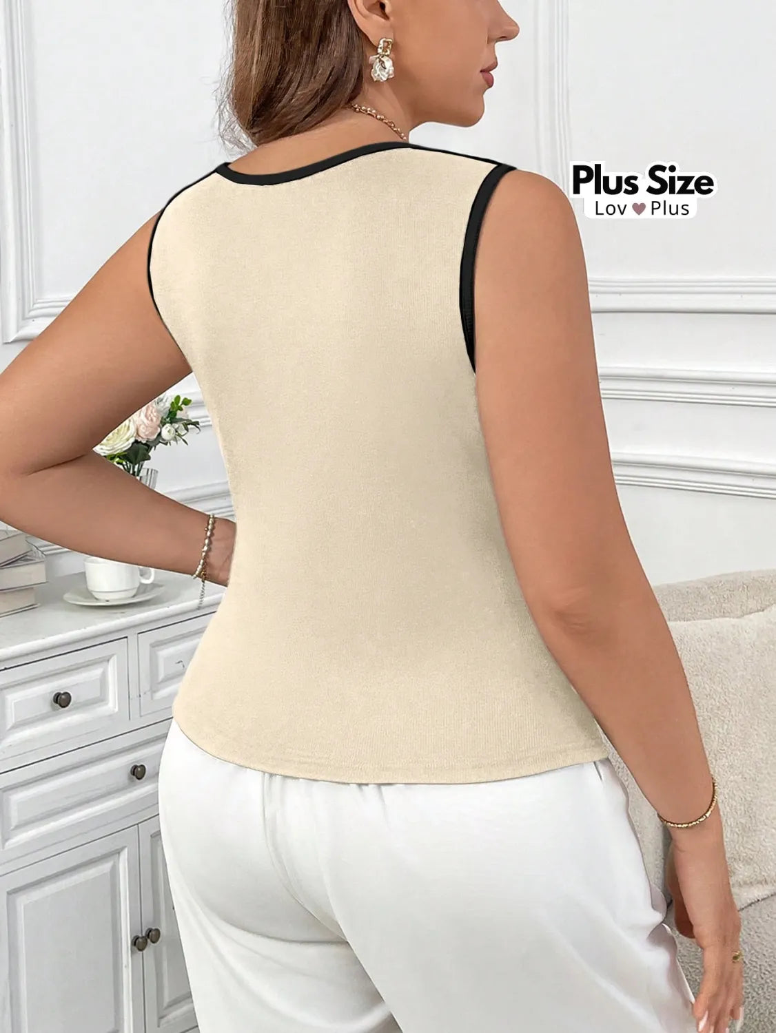 Kit com 2 Blusas Plus Size Decote Coração Compre 1 leve 2 Blusas Plus Size