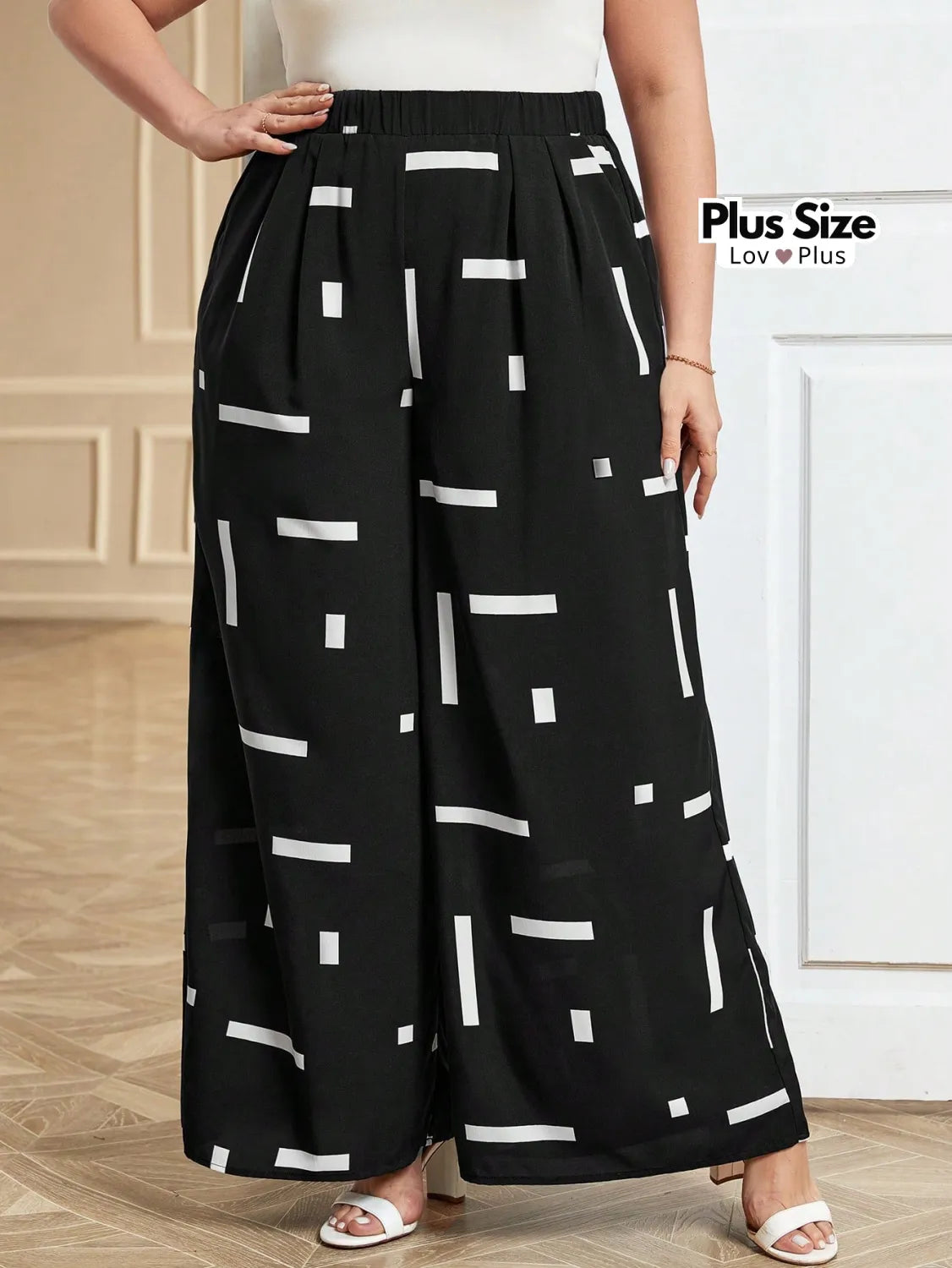 Pantalona com Bolsos Plus Size Estampada Calças