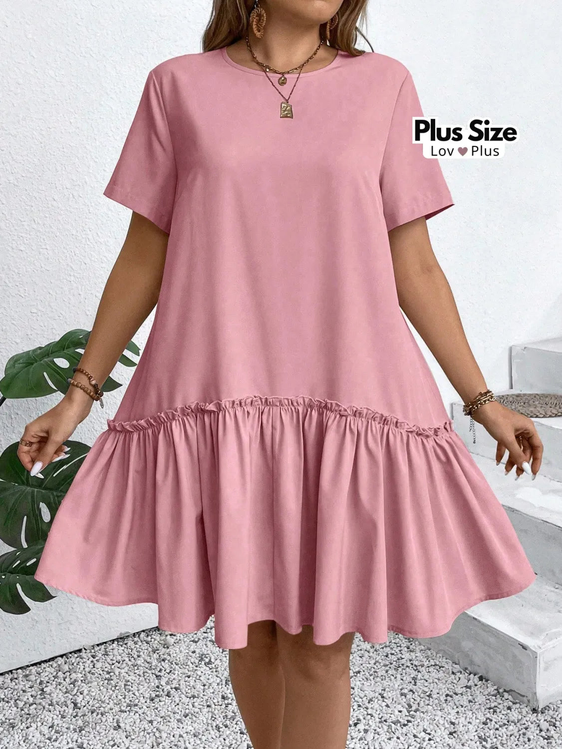Vestido Plus Size com Barra Plissada Vestidos Plus Size