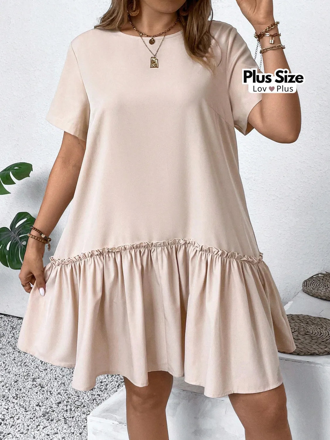 Vestido Plus Size com Barra Plissada Vestidos Plus Size