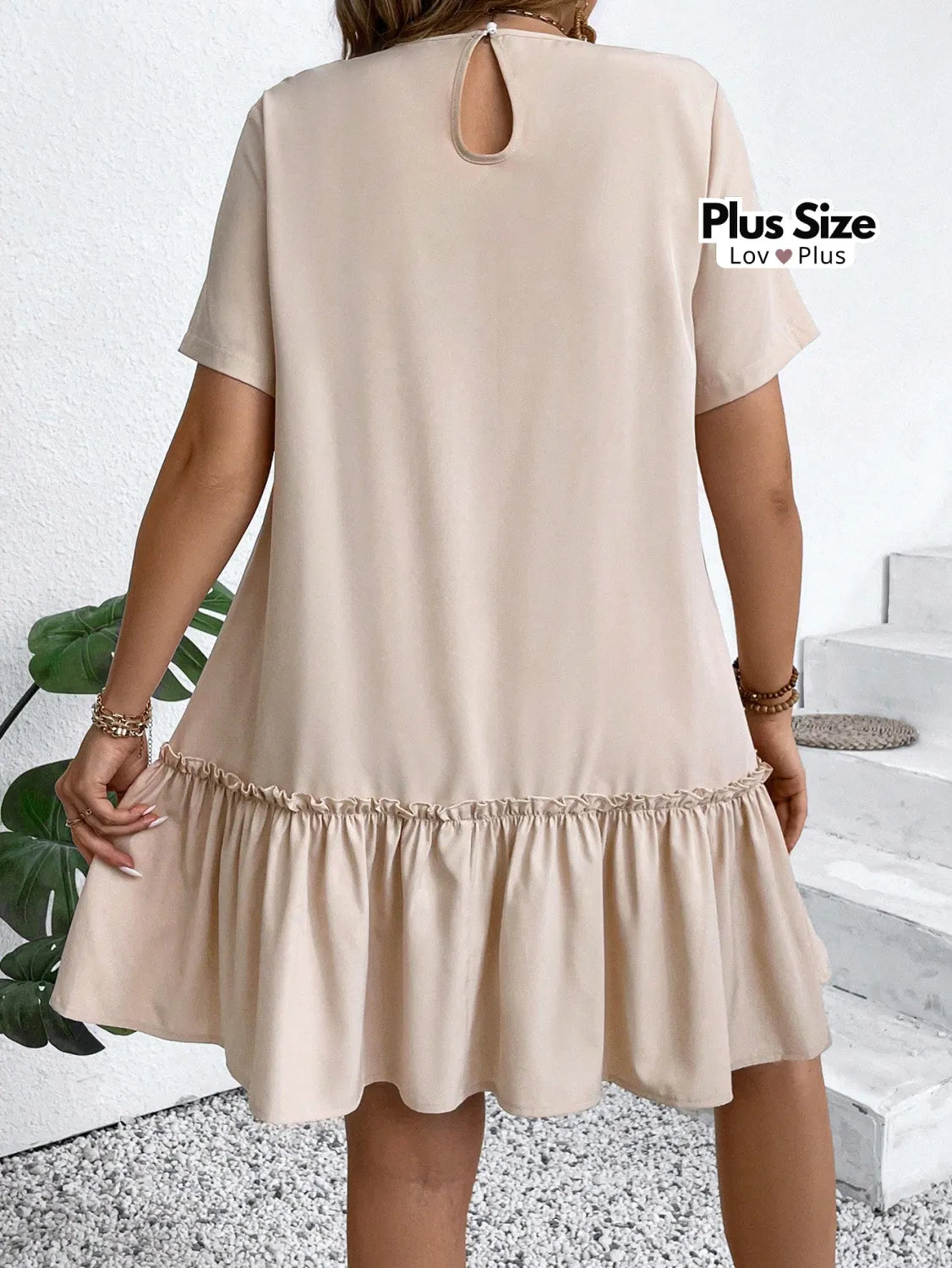 Vestido Plus Size com Barra Plissada Vestidos Plus Size
