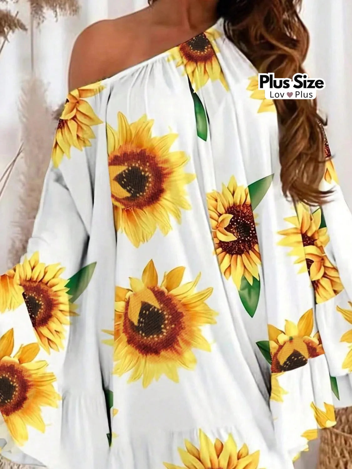 Vestido Plus Size de Girassol com Manga Flare Vestidos Plus Size