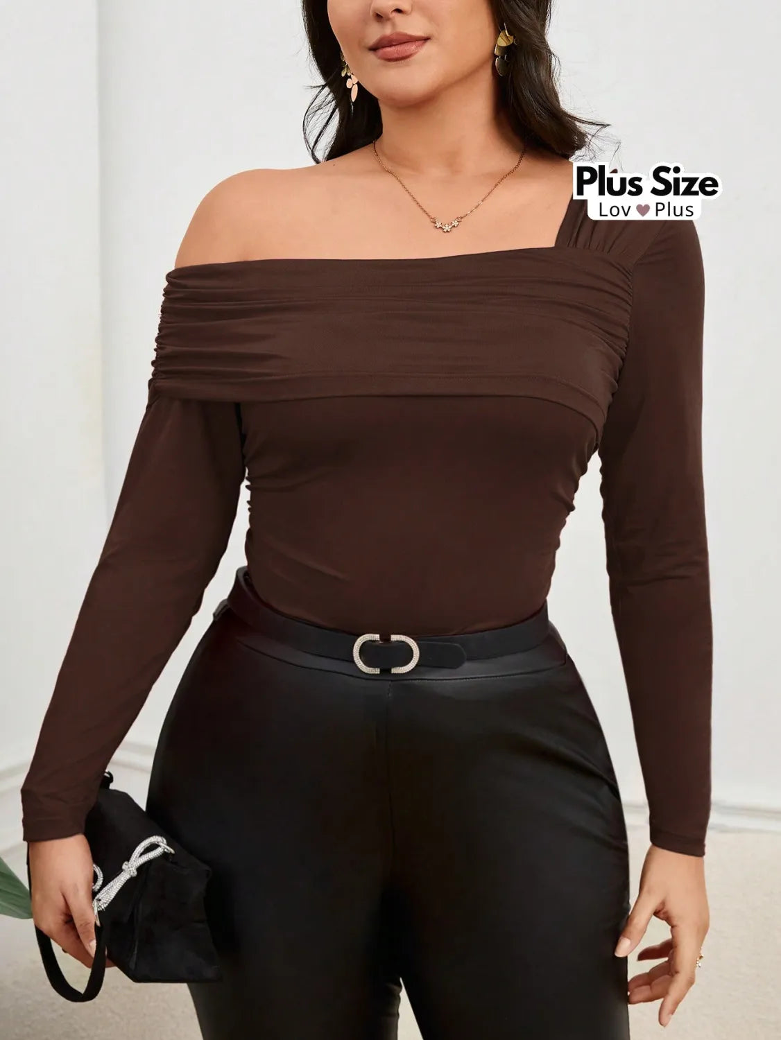 Blusa Branca Plus Size Assimétrica G / Marrom Blusas Plus Size