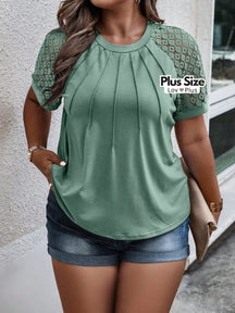 Blusa de Manga Curta em Renda Plus Size - Tags: Blusas Plus Size