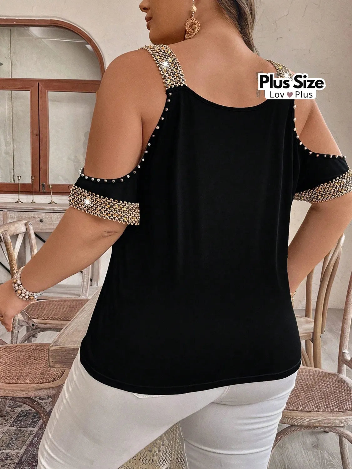 Blusa Estilosa Plus Size com Ombros à Mostra Blusas Plus Size