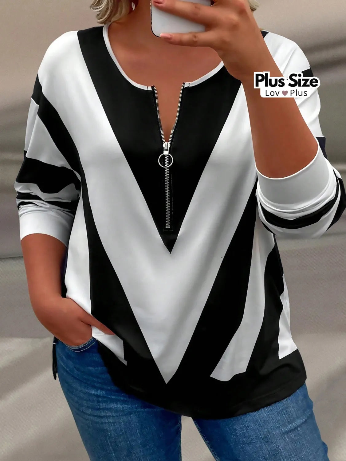 Blusa Preta e Branca com Zíper Plus Size Blusas Plus Size