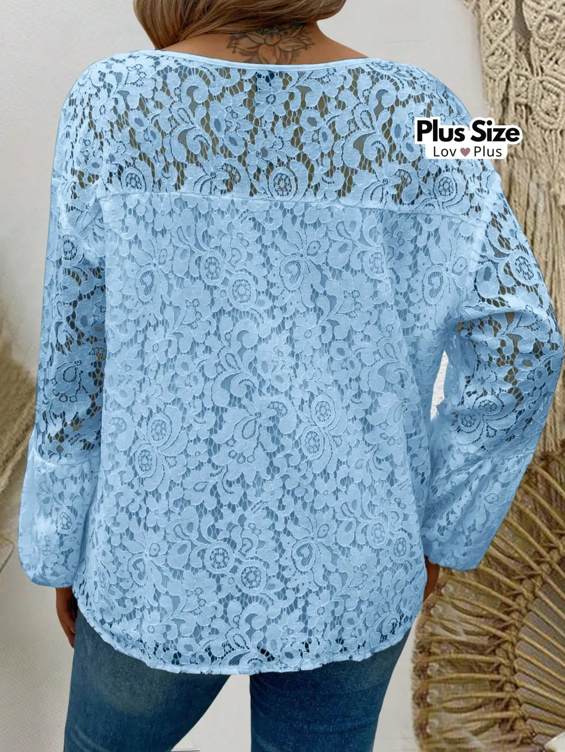 Blusa Rendada com Manga Flare Plus Size Blusas Plus Size