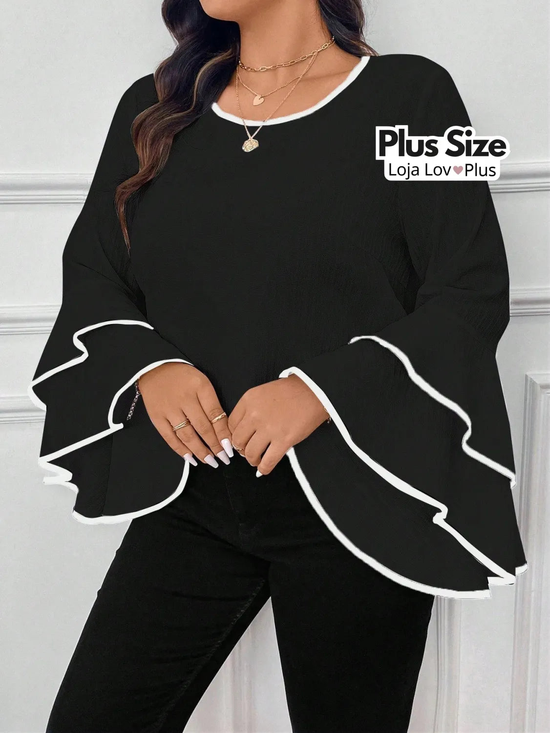 Blusa Sofisticada Plus Size com Manga Flare Dupla Blusas Plus Size