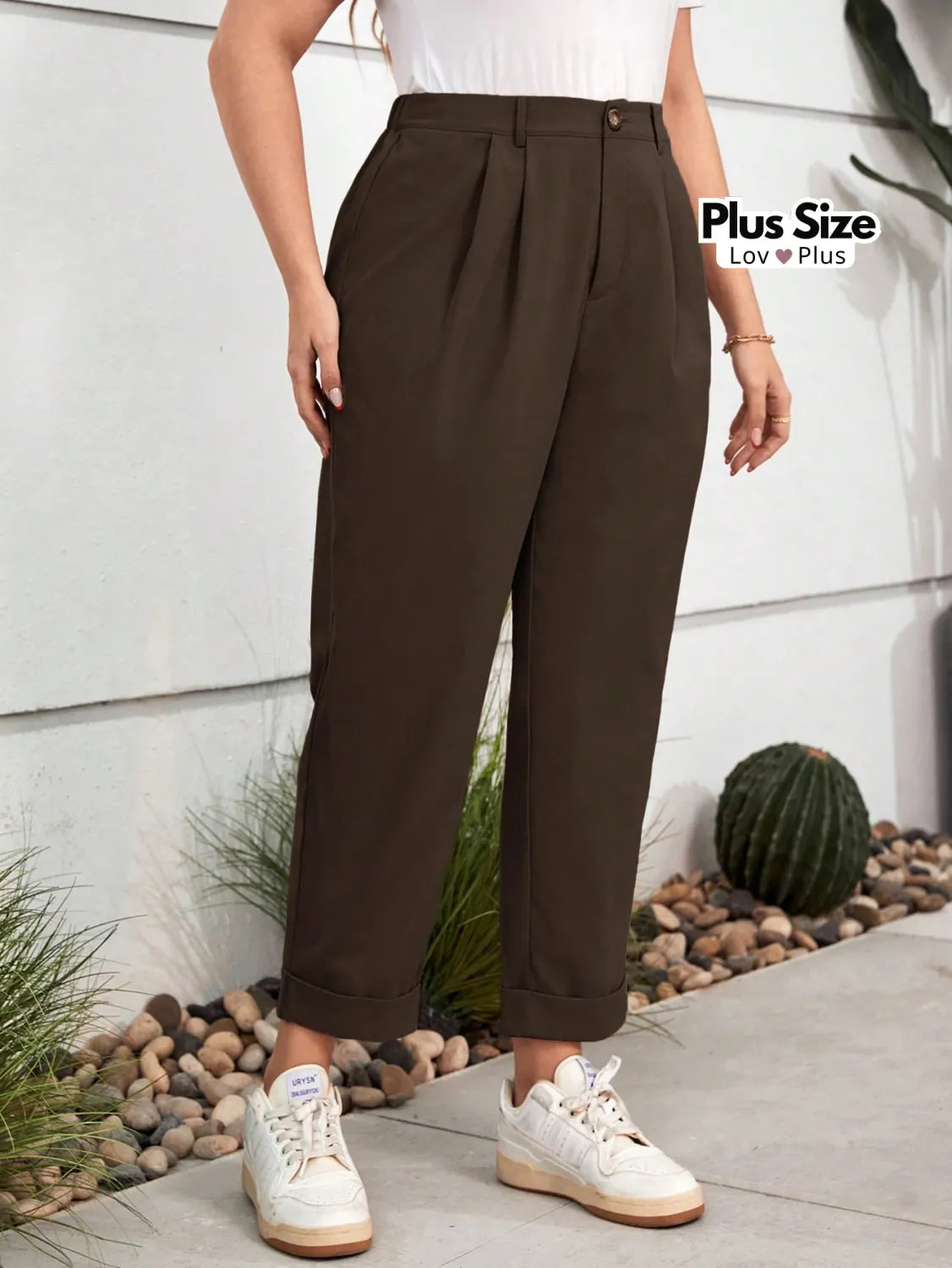 Calça Despojada com Pregas Várias Cores Plus Size G / Castanho Calças