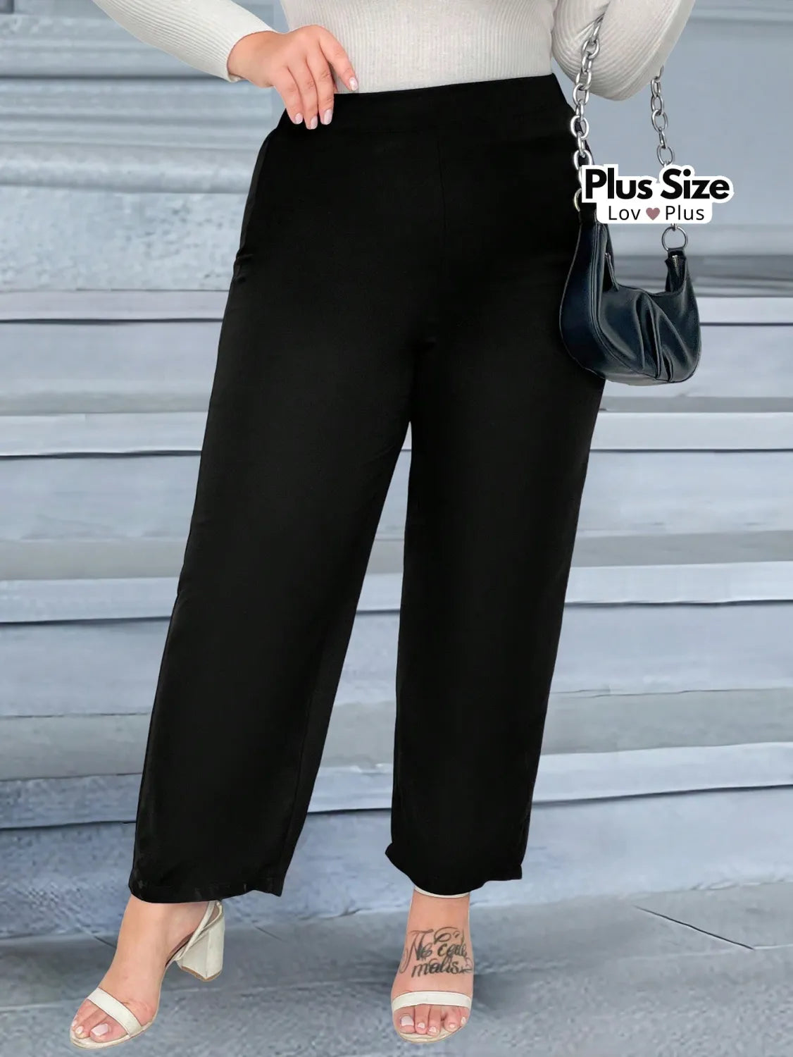 Calça Preto de Corte Reto Plus Size Calças