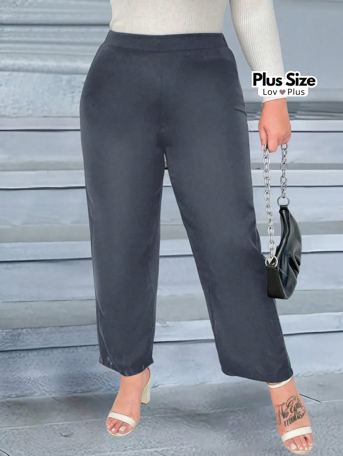 Calça Preto de Corte Reto Plus Size G / Chumbo Calças