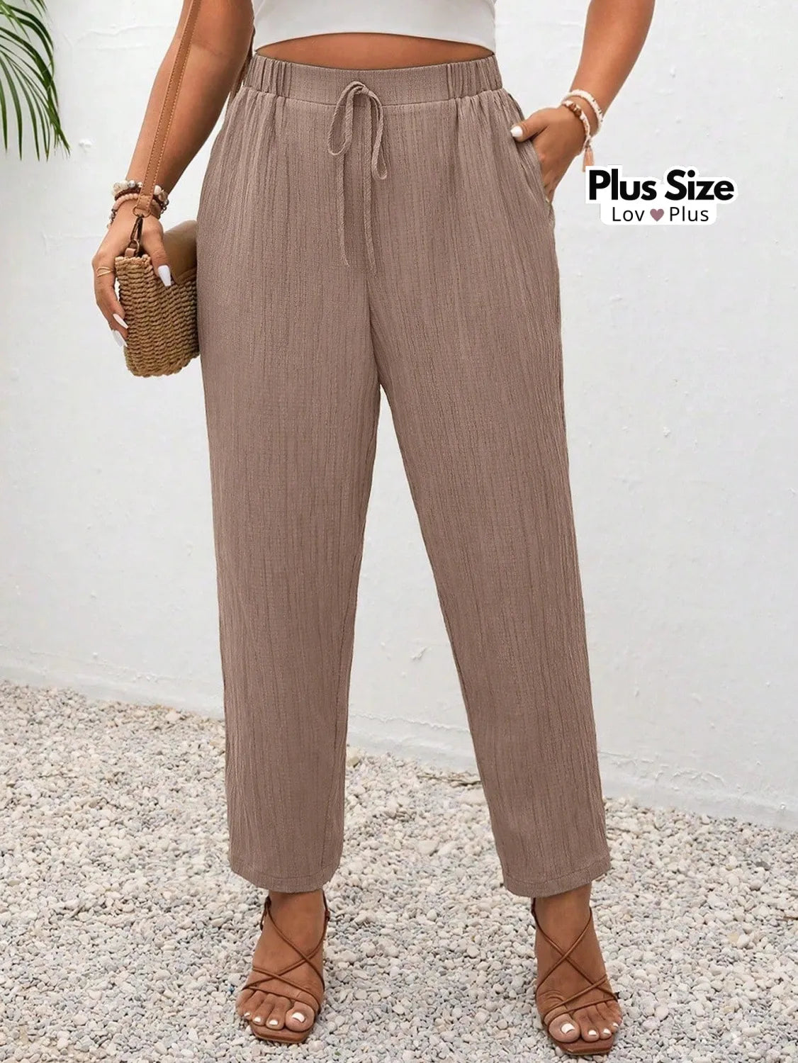 Calça Reta Plus Size com Bolsos Várias Cores G / Chumbo Calças