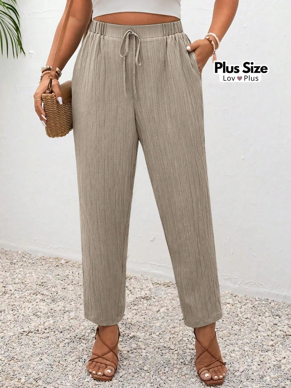 Calça Reta Plus Size com Bolsos Várias Cores G / Cinza Calças
