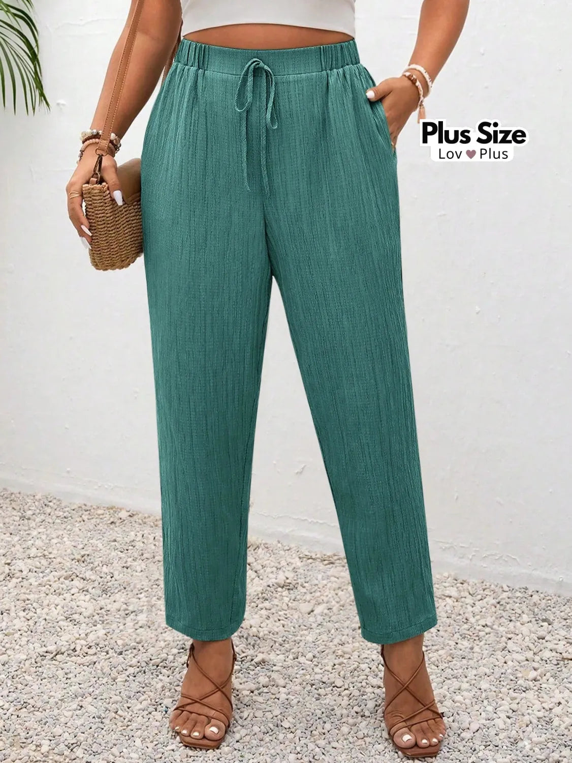 Calça Reta Plus Size com Bolsos Várias Cores G / Verde Piscina Calças