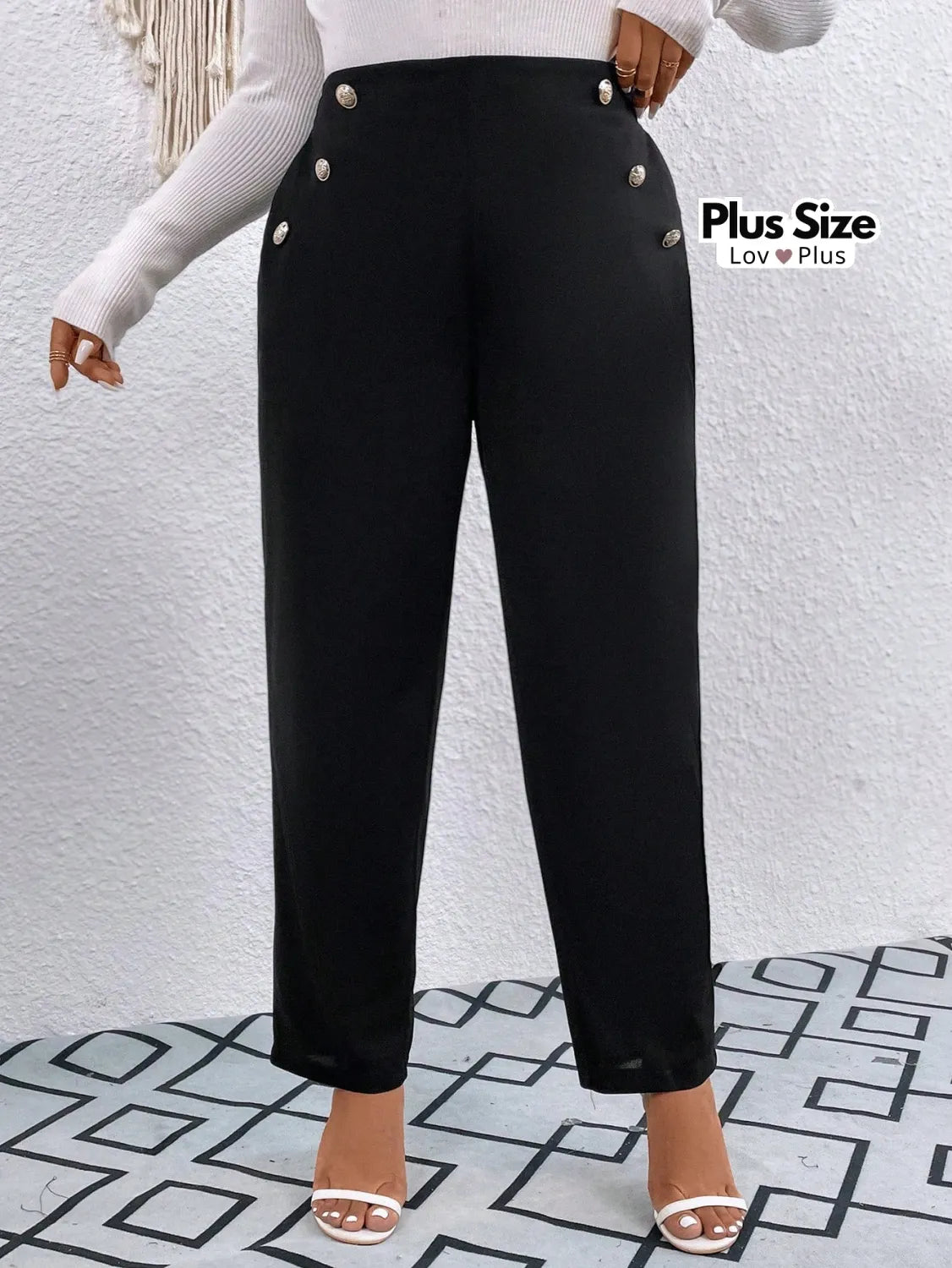 Calça Social Plus Size com Bolso e Botões Calças
