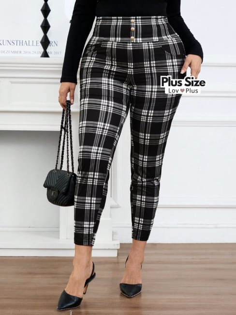 #xadrez, calca plus size, calca plus size cintura alta preta, calca preta plus size, calca social estilosa, calça plus, calça plus size estilosa, calça plus size preta, calça preta plus size para trabalhar, calça reta plus, calça social plus size, CALÇA XADREZ PLUS SIZE, Calças plus size, flexify, logo, pijama de calça plus size , LovPlus