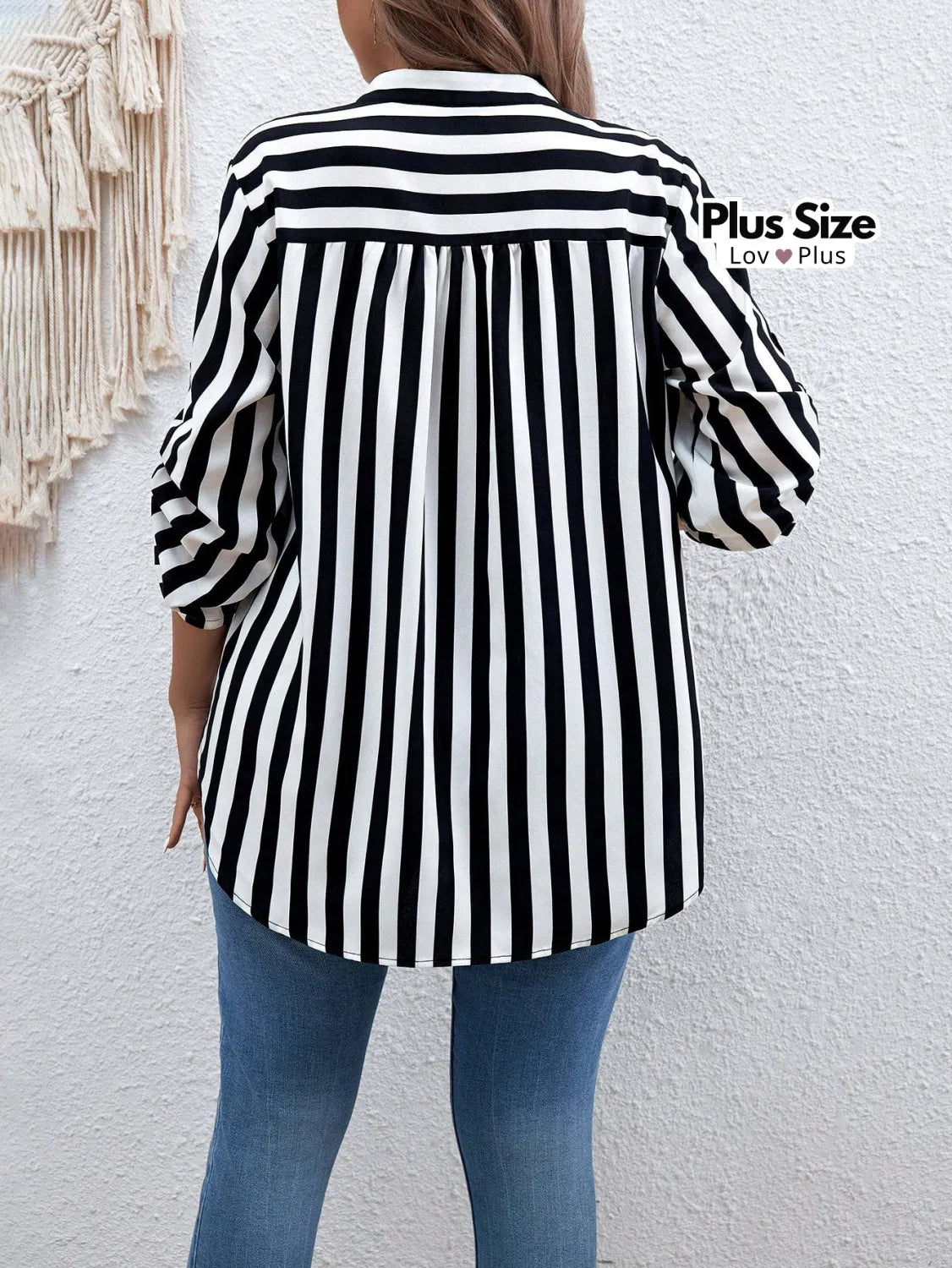 Camisa Listrada Plus Size com Bolso Blusas Plus Size