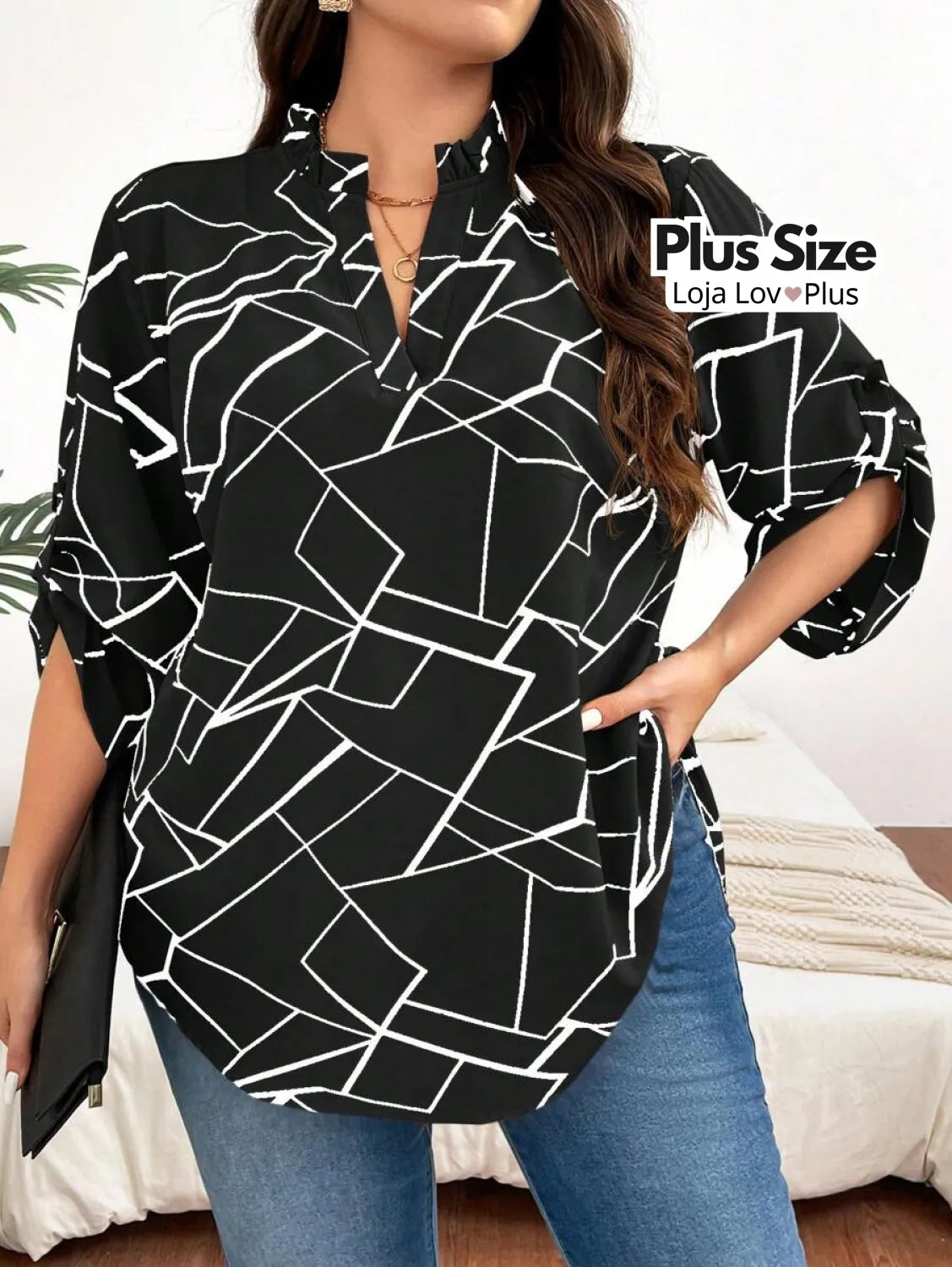 Camisa Plus Size com Estampa Geométrica G / Preto Blusas Plus Size