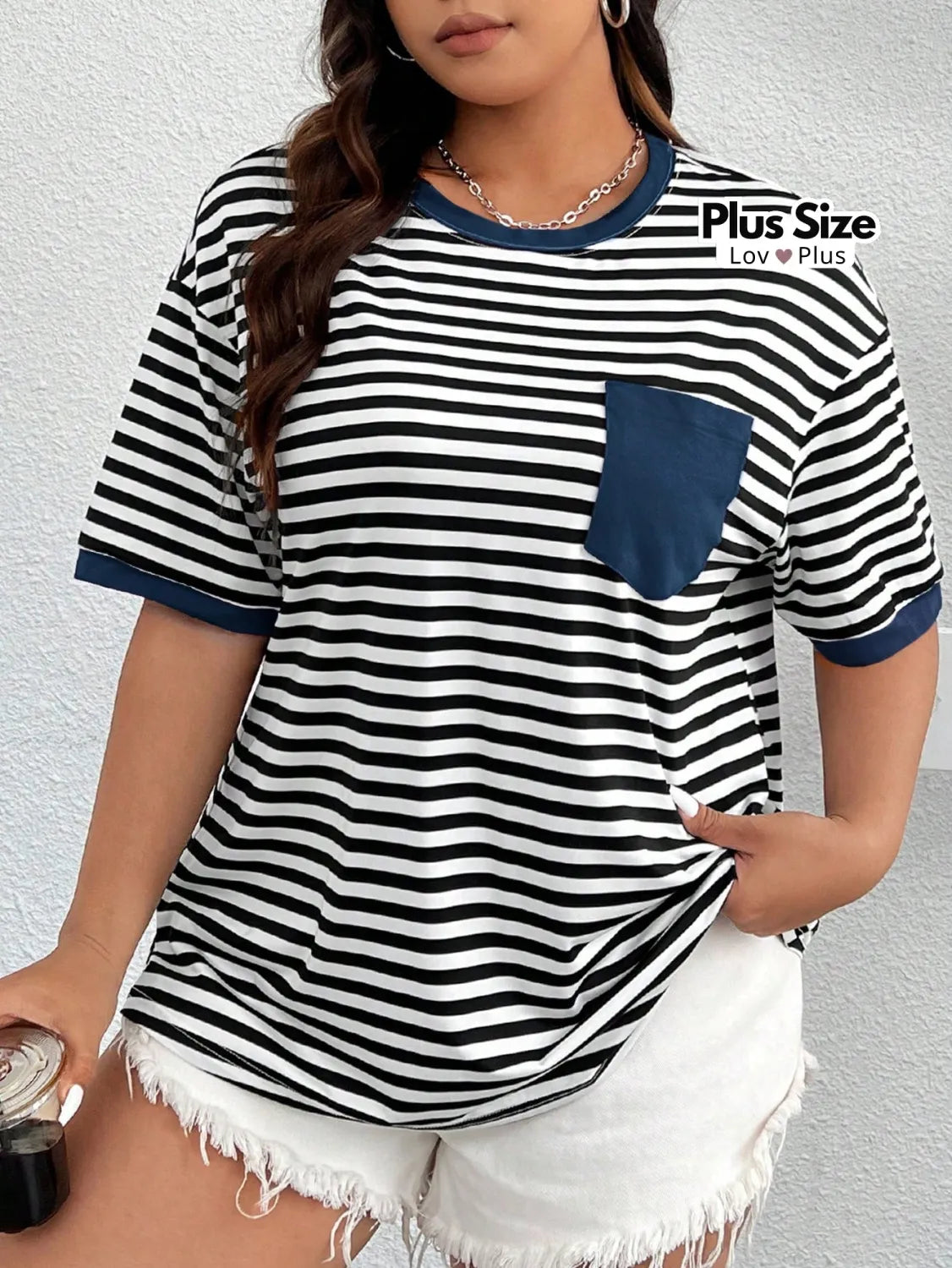 Camiseta Plus Size Listrada com Bolso G / Azul Blusas Plus Size