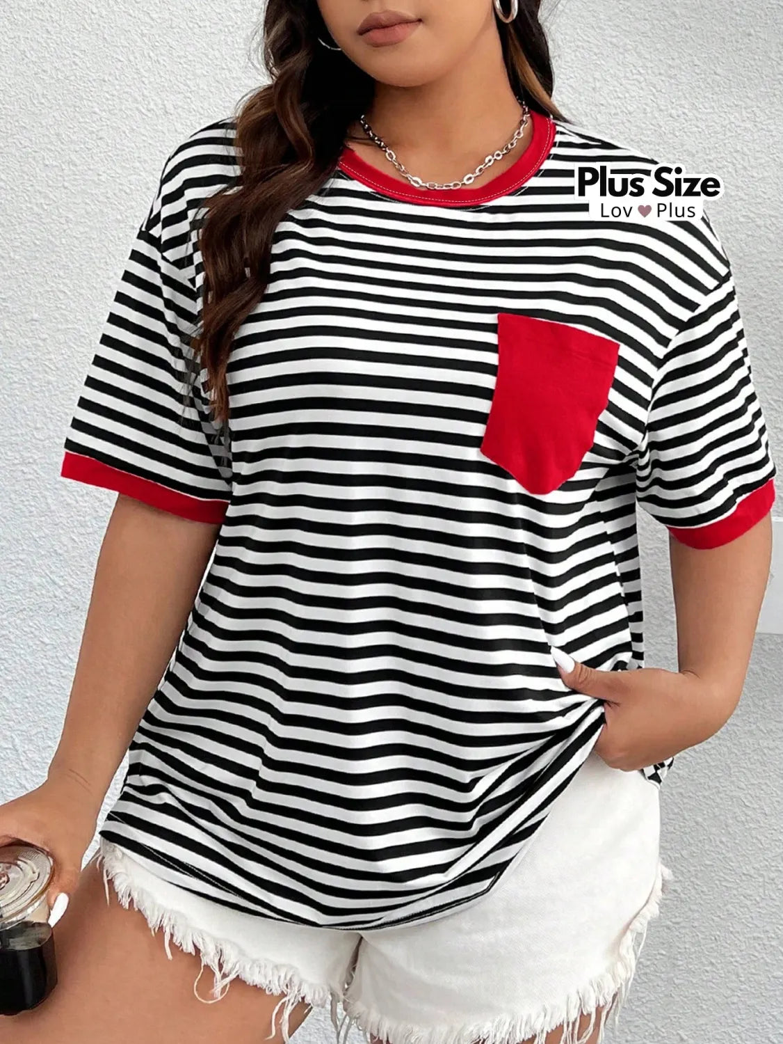 Camiseta Plus Size Listrada com Bolso G / Vermelho Blusas Plus Size