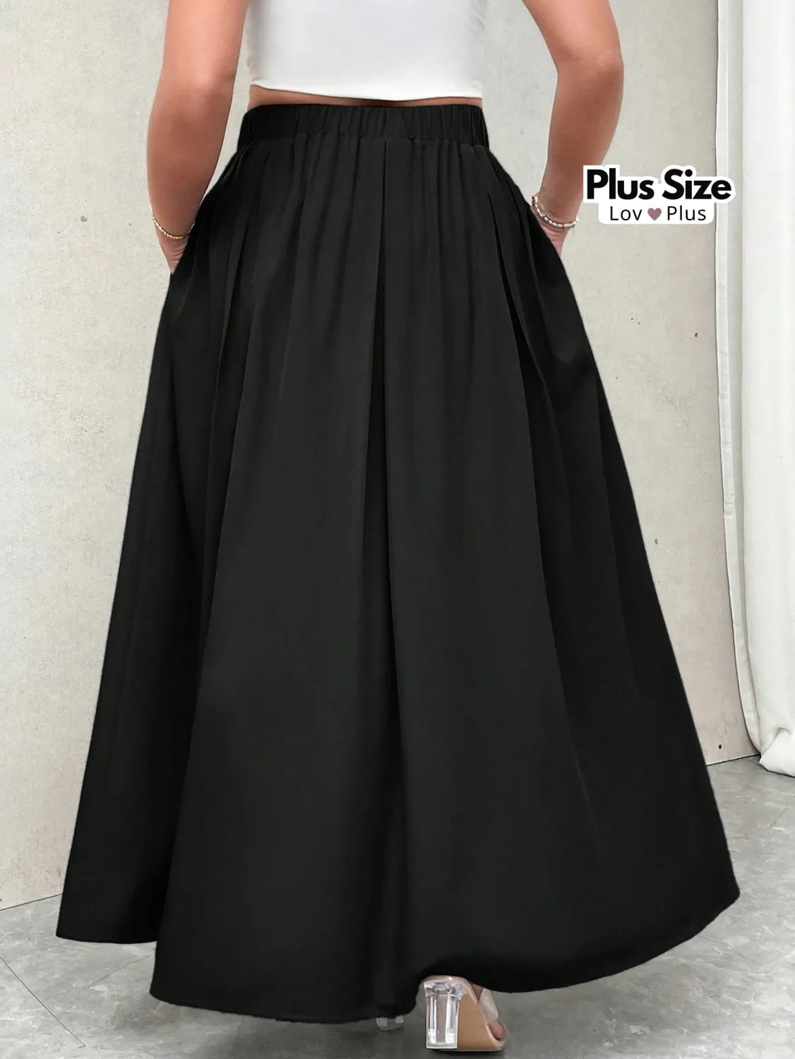 Saia Longa Plus Size com Pregas e Bolso Saias Plus Size