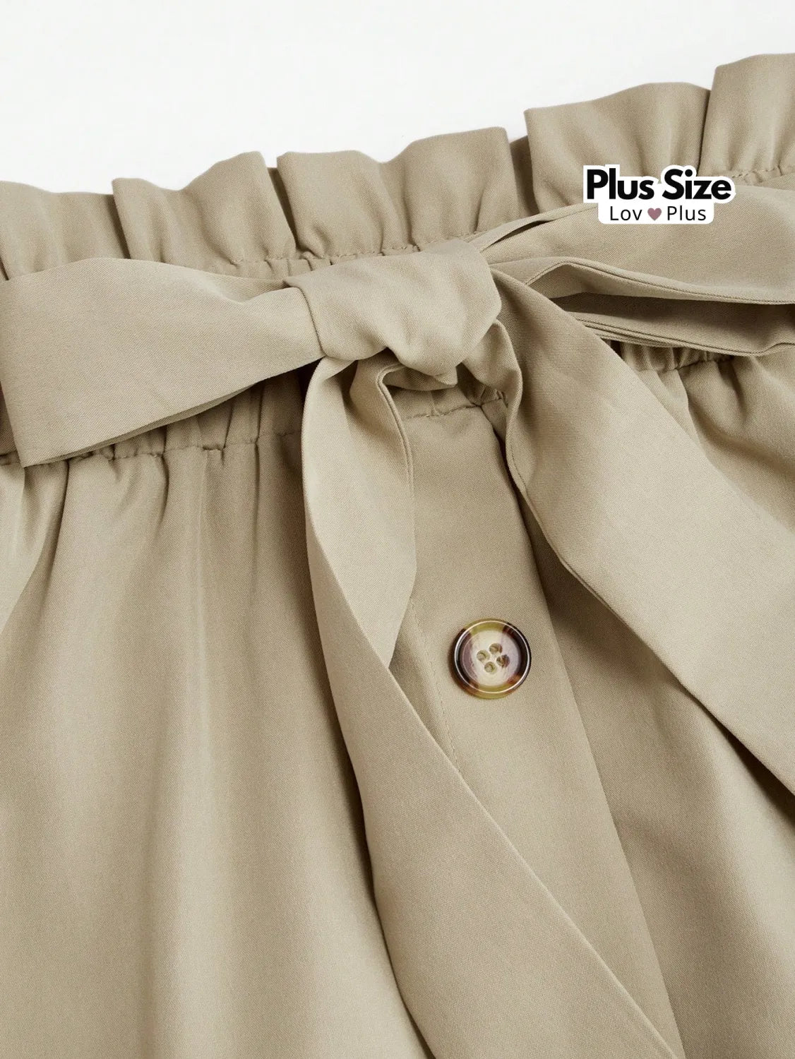 Saia Plus Size com Botões e Cinto de Laço Saias Plus Size