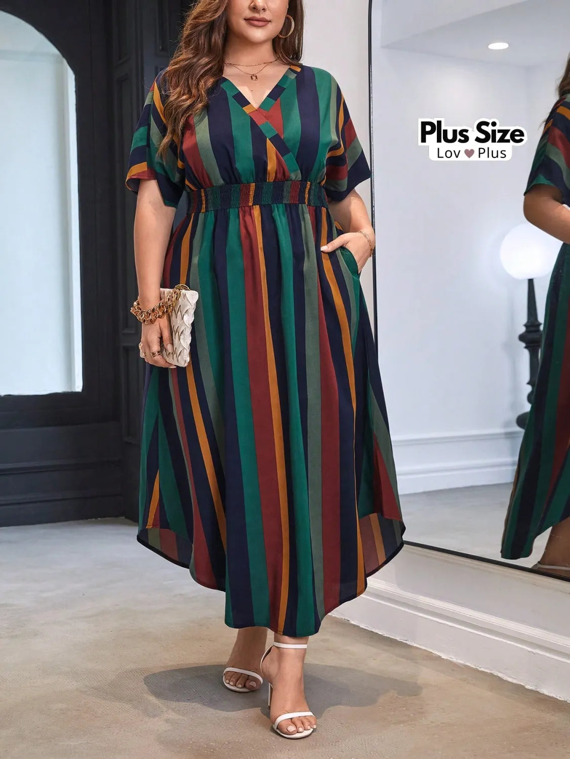 Vestido Longo Plus Size com Bolso e Listras Verticais Vestidos Plus Size