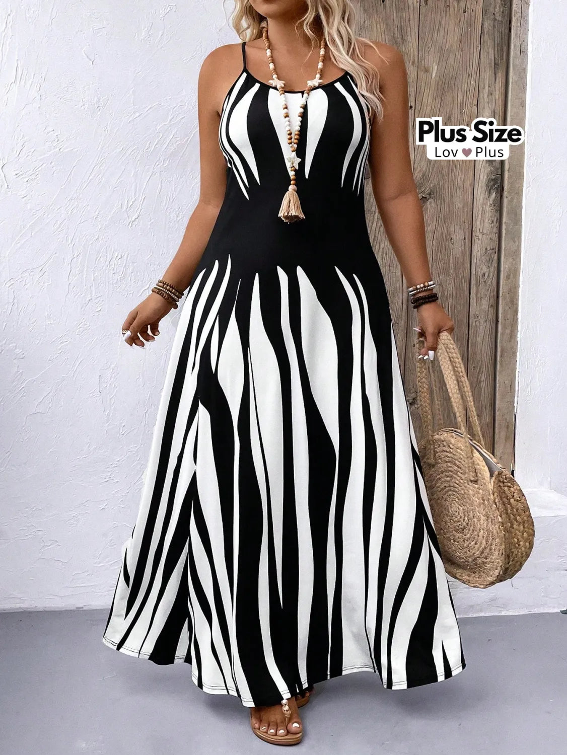 Vestido Maxi Azul e Branco Plus Size G / Preto e Branco Vestidos Plus Size