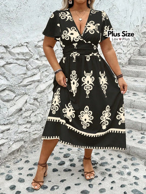 Vestido Midi Acinturado Plus Size com Decote Vestidos Plus Size