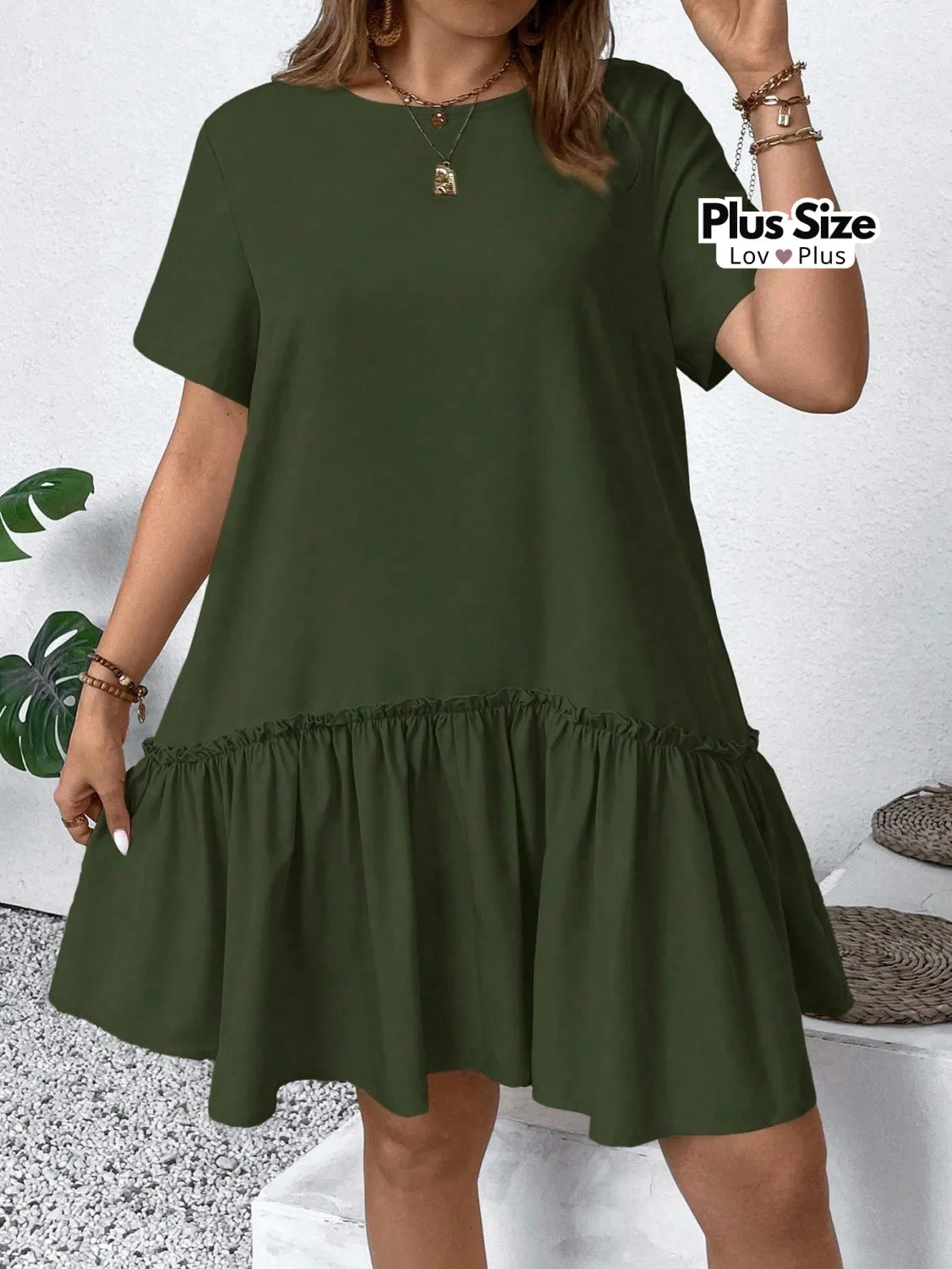 Vestido Plus Size com Barra Plissada G / Verde Milk Vestidos Plus Size