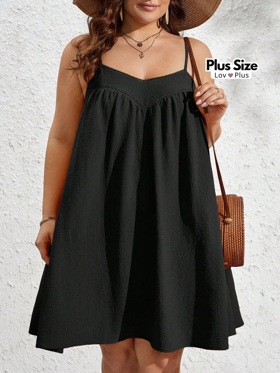 Vestido Preto de Alcinha Plus Size Fluido Vestidos Plus Size